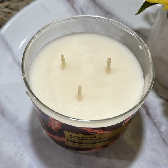 Bath & Body Works Candle 🥓 - Picture 3 of 5